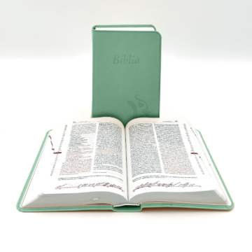 Középméretű, varrott, olívaszínű Károli-Biblia 2.0