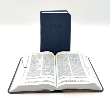 Középméretű, varrott, sötétkék Károli-Biblia 2.0