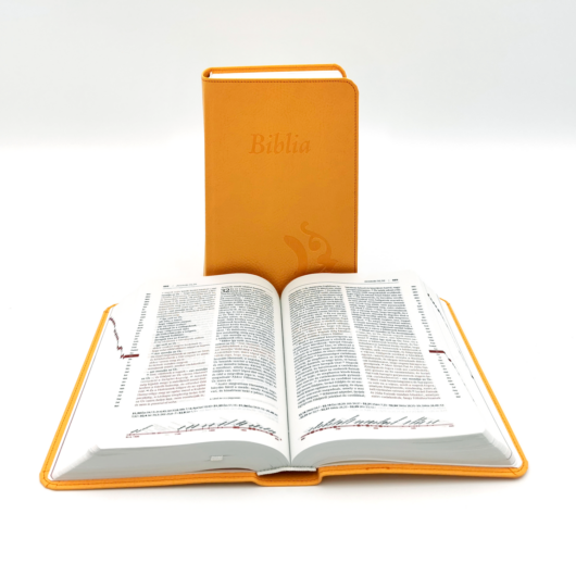 Középméretű, varrott, sárga Károli-Biblia 2.0