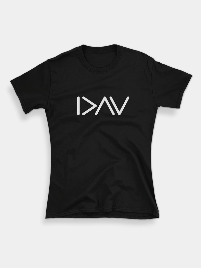 I>^V (Isten nagyobb) – női póló